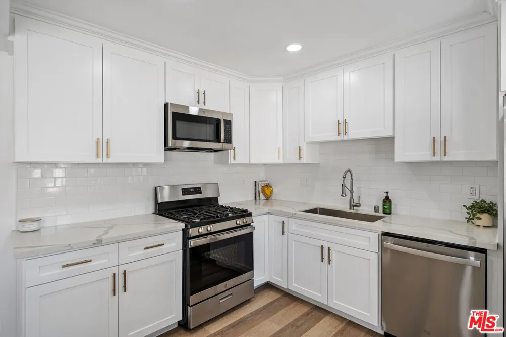 733 Hayworth Avenue Los Angeles, CA 90046