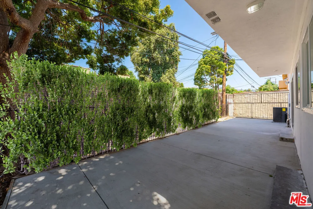 733 Hayworth Avenue Los Angeles, CA 90046