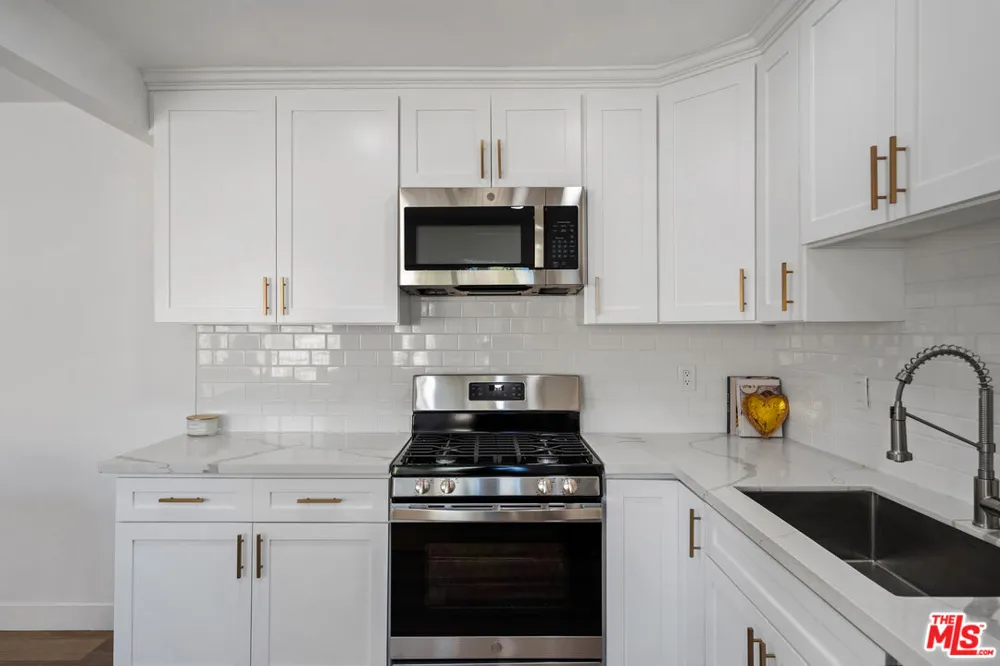 733 Hayworth Avenue Los Angeles, CA 90046