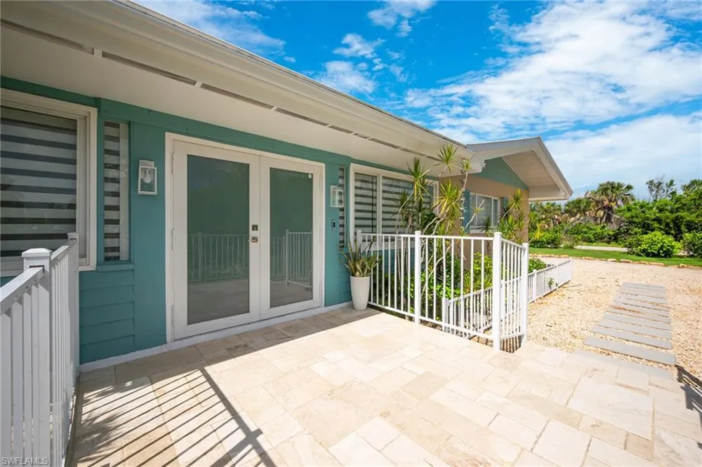 5885 Pine Tree Drive Sanibel, FL 33957