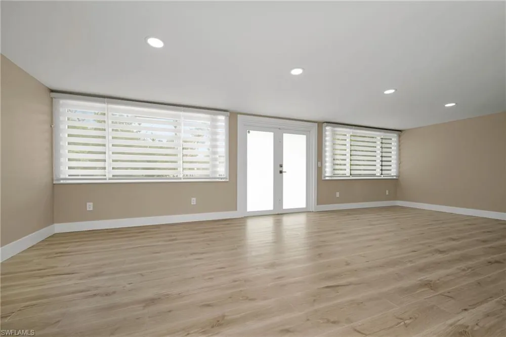 5885 Pine Tree Drive Sanibel, FL 33957