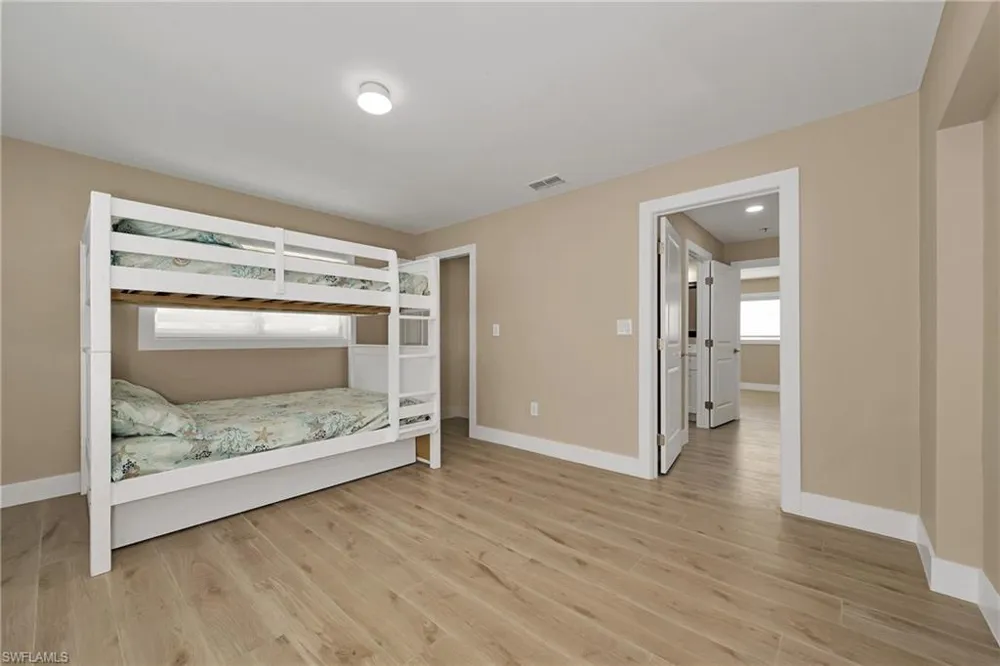 5885 Pine Tree Drive Sanibel, FL 33957