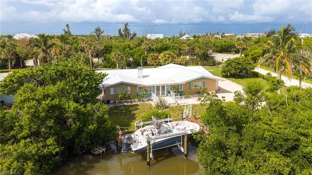 5885 Pine Tree Drive Sanibel, FL 33957
