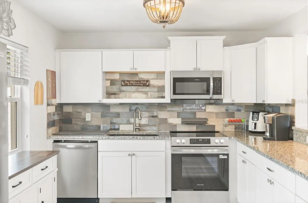 6027 43RD TERRACE Kenneth City, FL 33709