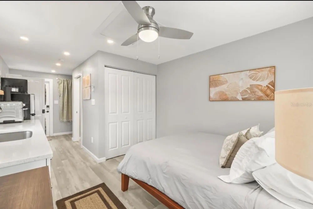 6027 43RD TERRACE Kenneth City, FL 33709