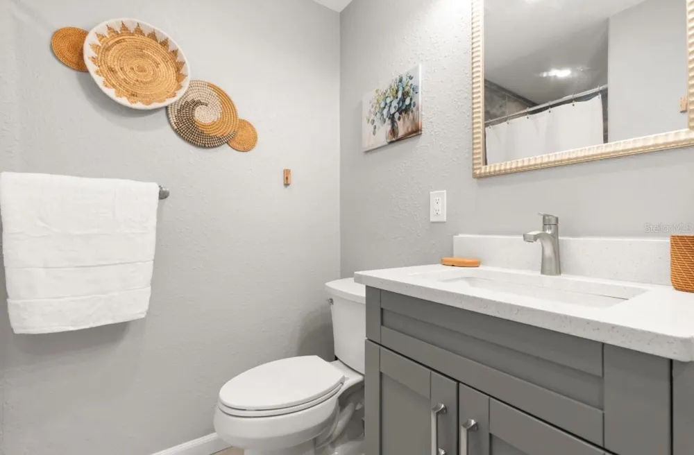 6027 43RD TERRACE Kenneth City, FL 33709