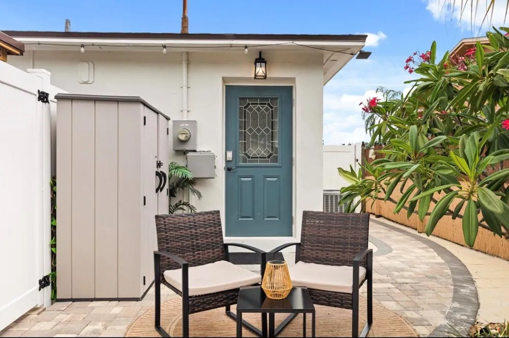 6027 43RD TERRACE Kenneth City, FL 33709