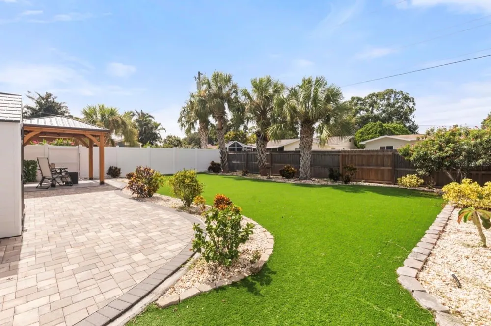 6027 43RD TERRACE Kenneth City, FL 33709