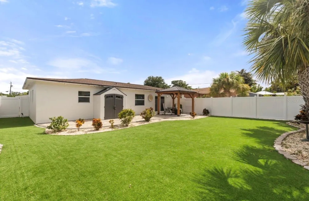 6027 43RD TERRACE Kenneth City, FL 33709