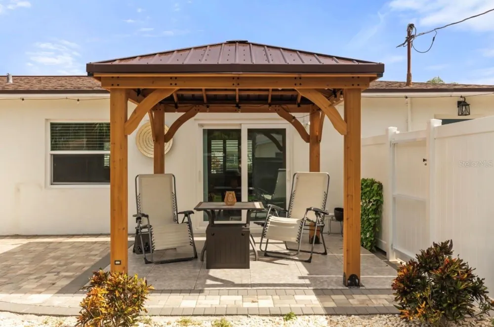 6027 43RD TERRACE Kenneth City, FL 33709