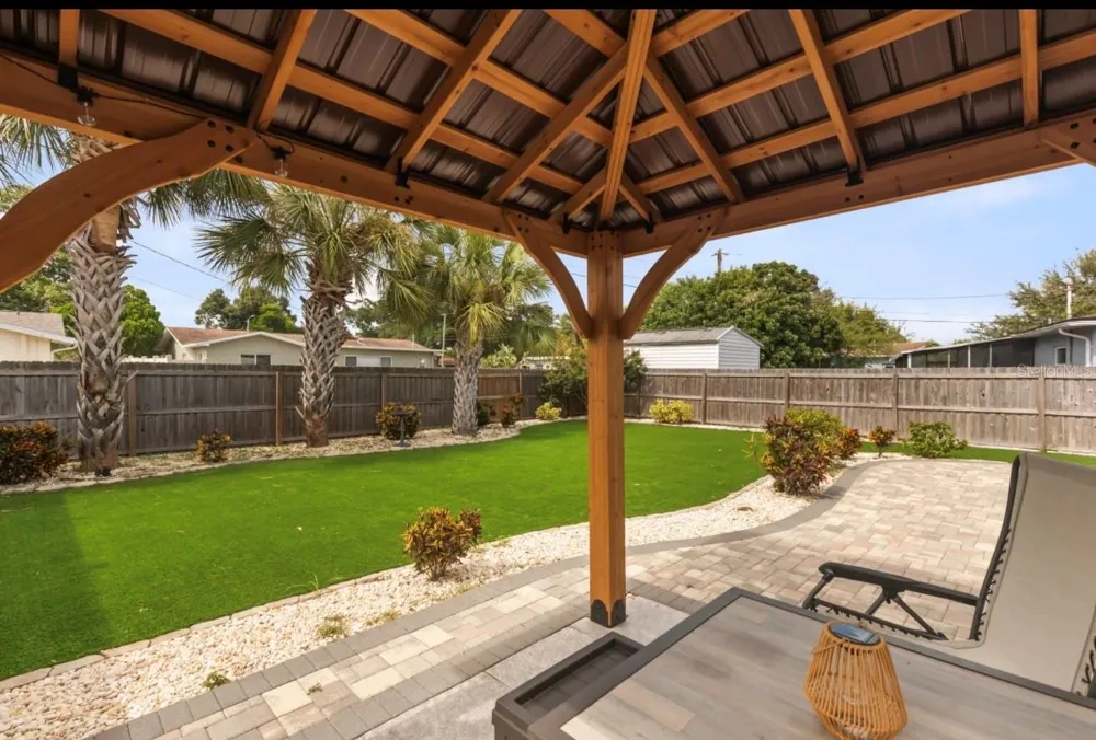 6027 43RD TERRACE Kenneth City, FL 33709