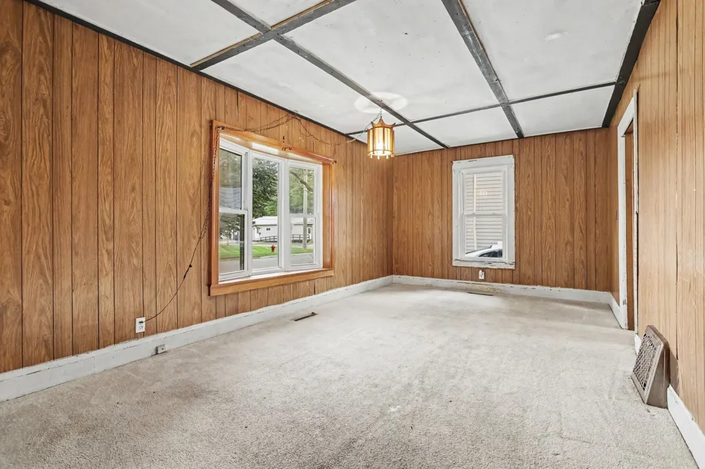 407 S Eagle Street Marshall City, MI 49068