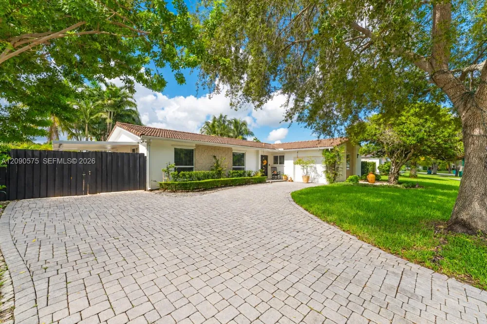 10420 SW 99th St Miami, FL 33176