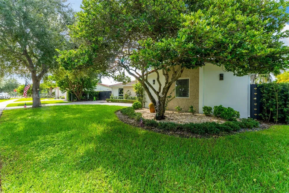 10420 SW 99th St Miami, FL 33176