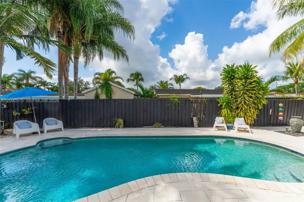 10420 SW 99th St Miami, FL 33176