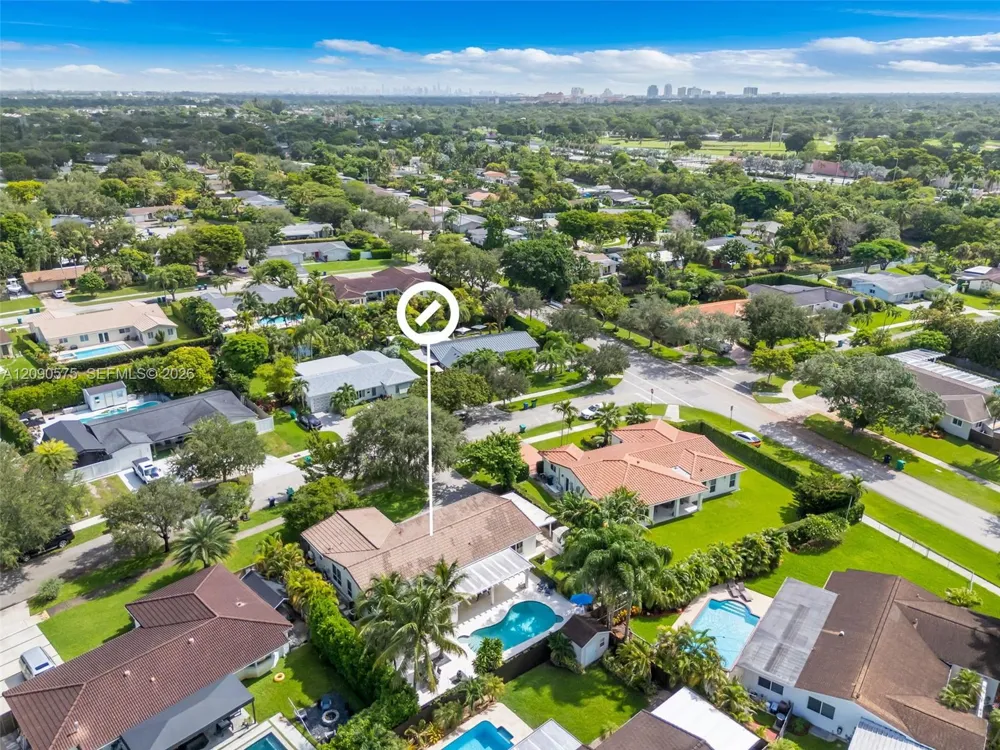 10420 SW 99th St Miami, FL 33176
