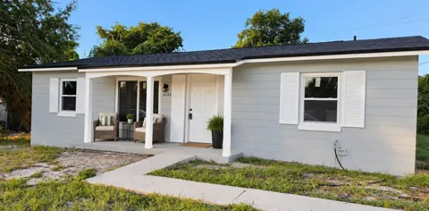 2526 LAWLER LANE