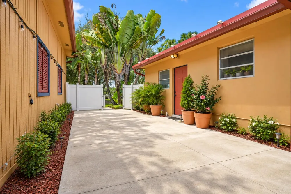 3516 Hanover Circle Loxahatchee, FL 33470