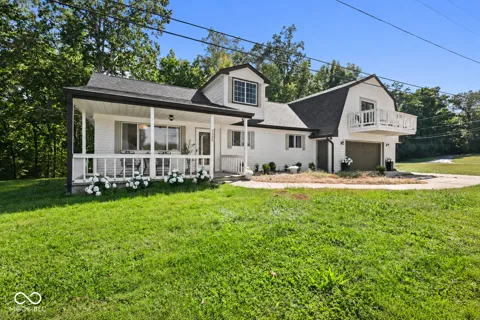 5739 Paradise Drive