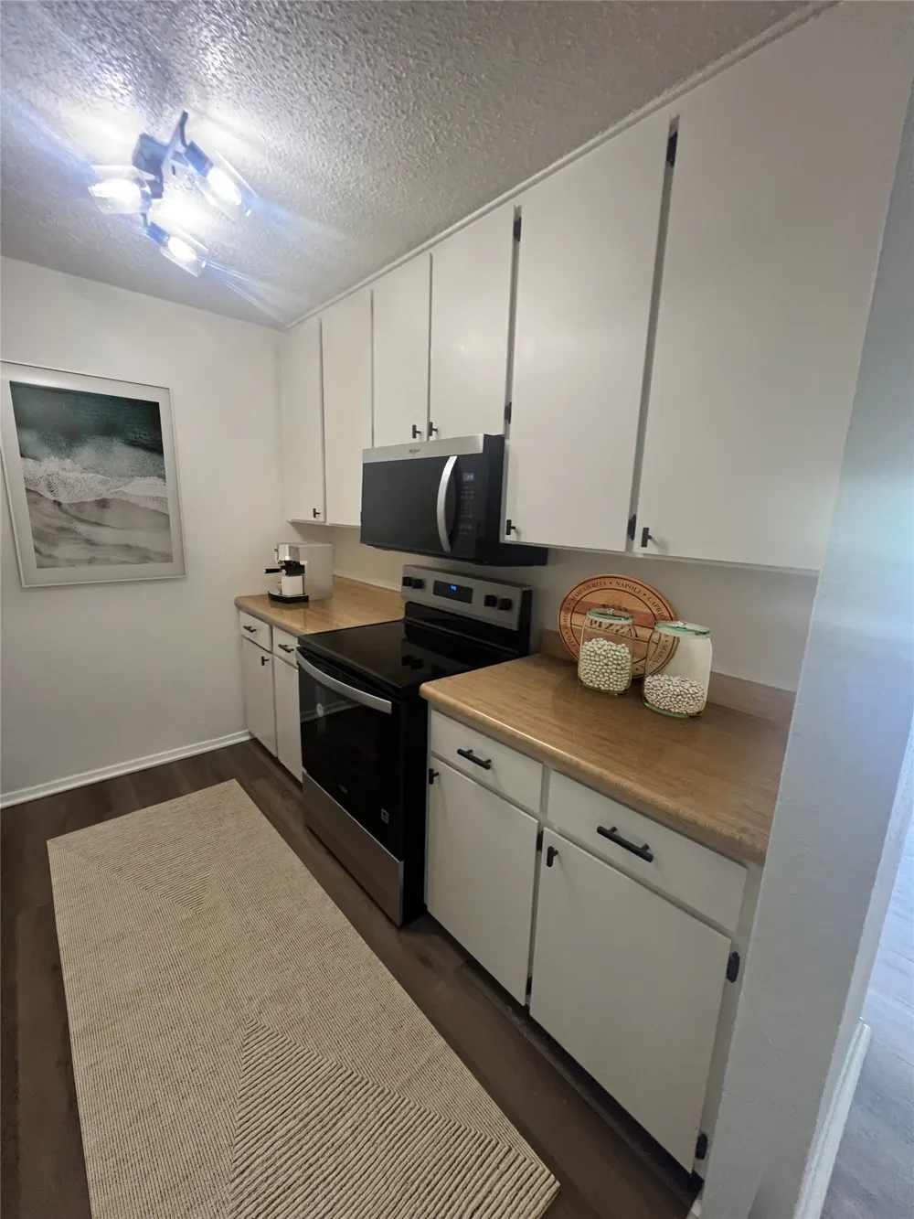 4639 Williams Road #215 Benbrook, TX 76116