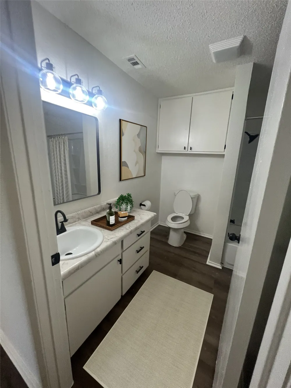 4639 Williams Road #215 Benbrook, TX 76116