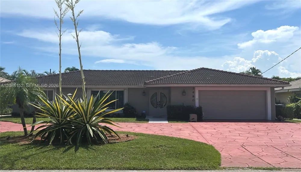 2480 NE 46th St Lighthouse Point, FL 33064