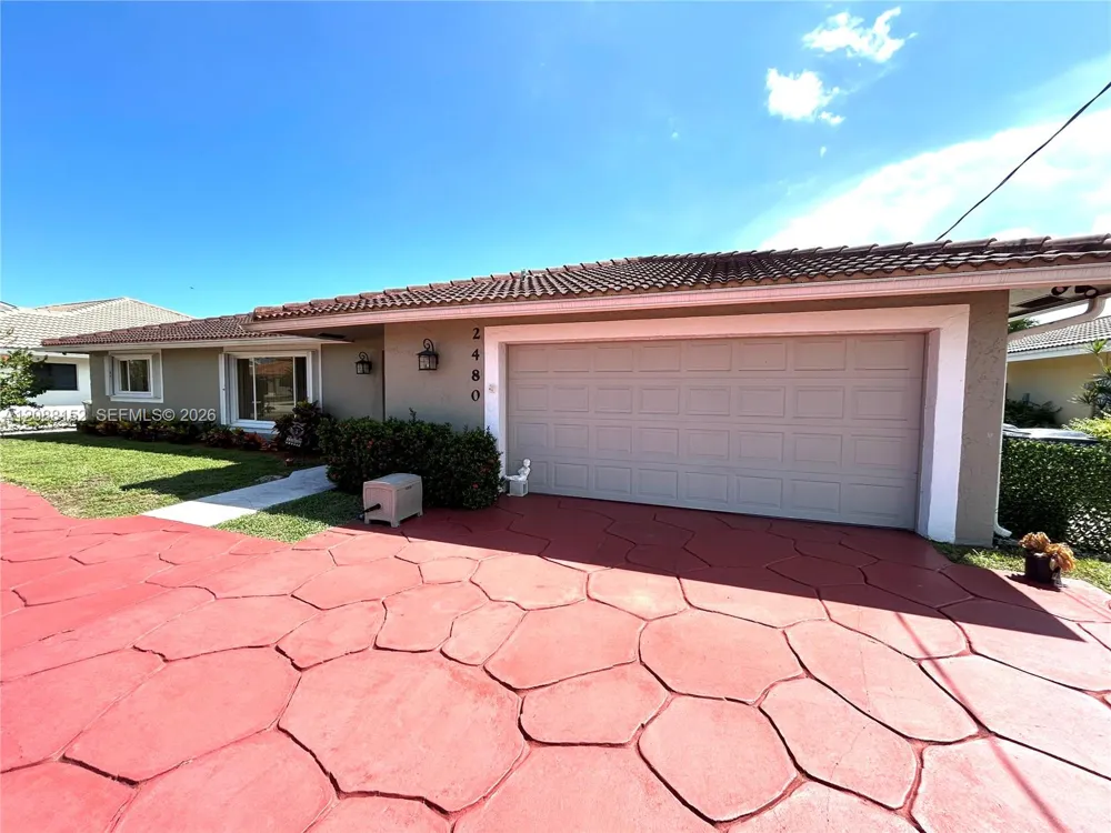2480 NE 46th St Lighthouse Point, FL 33064