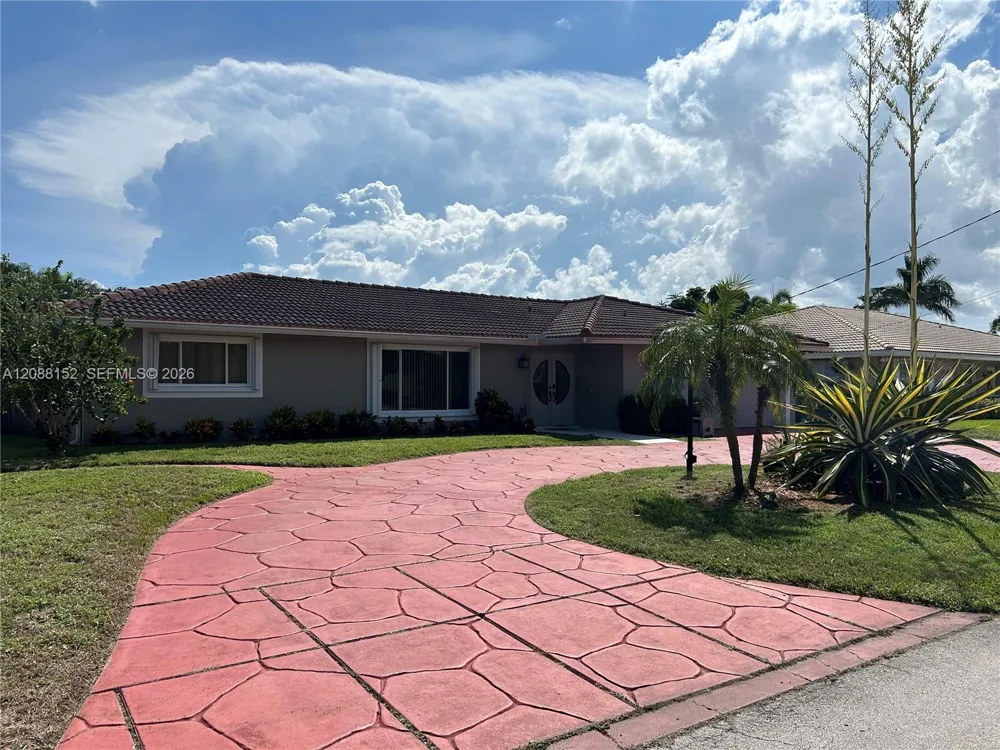 2480 NE 46th St Lighthouse Point, FL 33064
