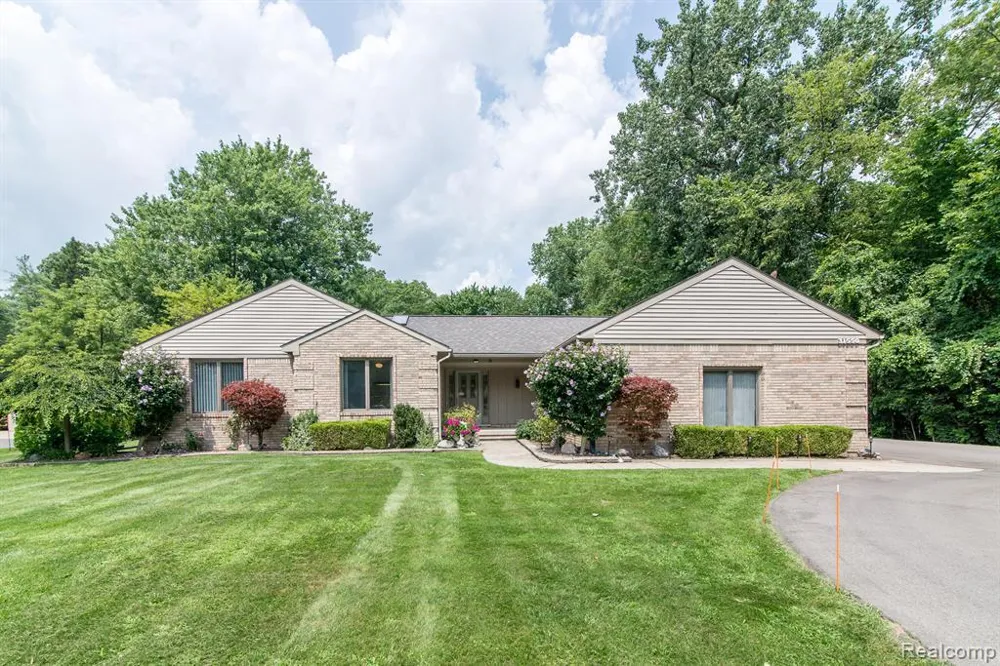 31550 6 Mile Road Livonia City, MI 48152