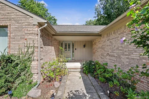 31550 6 Mile Road