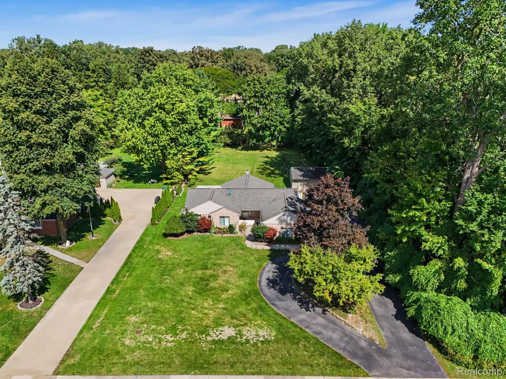 31550 6 Mile Road Livonia City, MI 48152