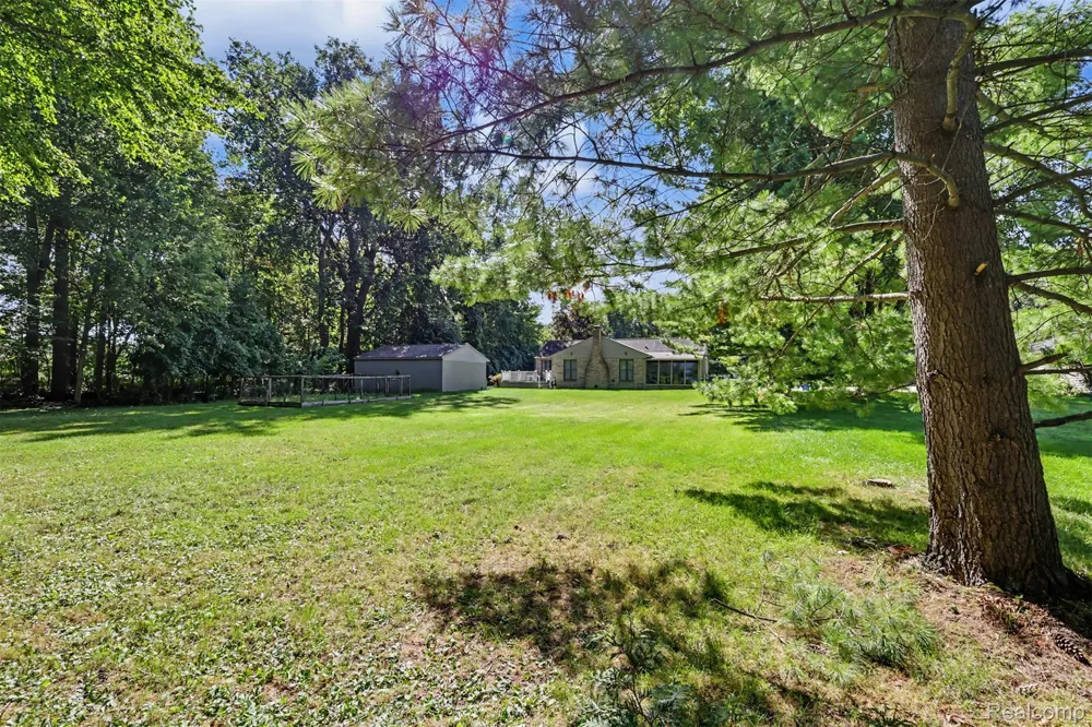 31550 6 Mile Road Livonia City, MI 48152