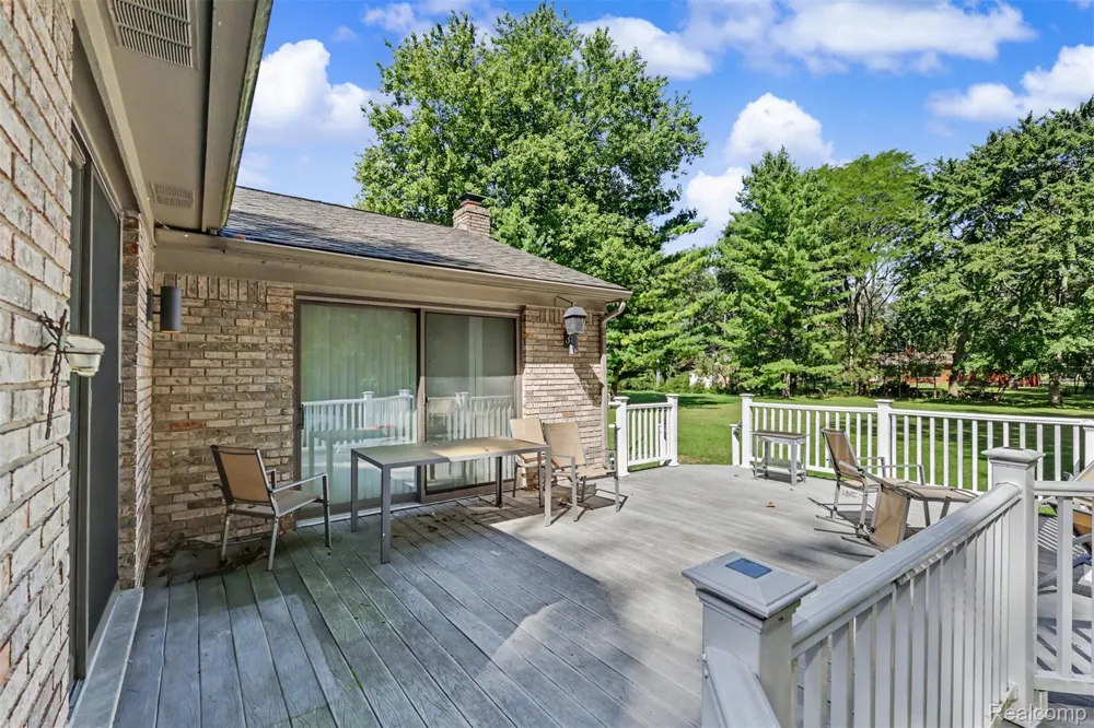 31550 6 Mile Road Livonia City, MI 48152