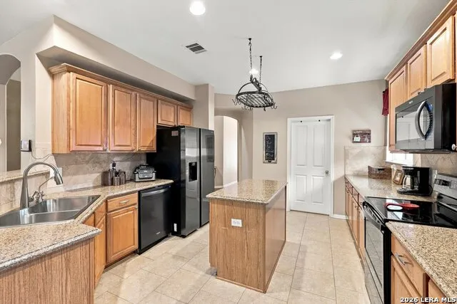 264 BRUSH TRAIL BND Cibolo, TX 78108