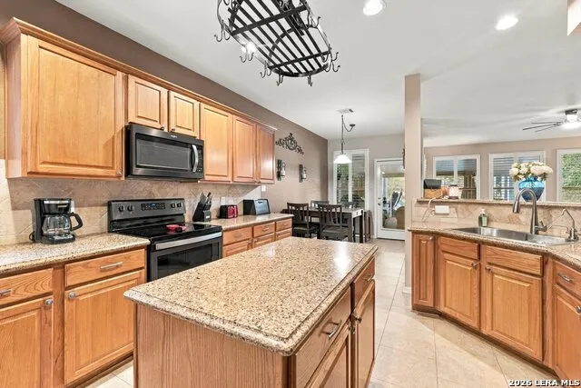 264 BRUSH TRAIL BND Cibolo, TX 78108