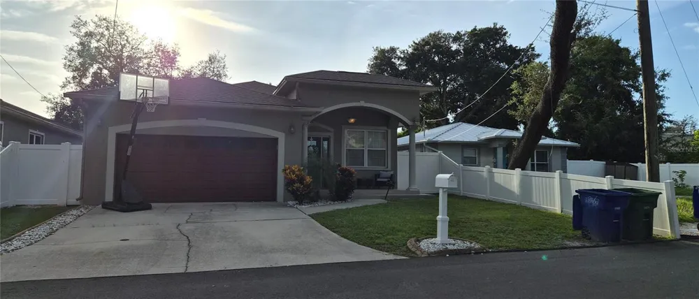 8930 NEWPORT AVENUE Tampa, FL 33604
