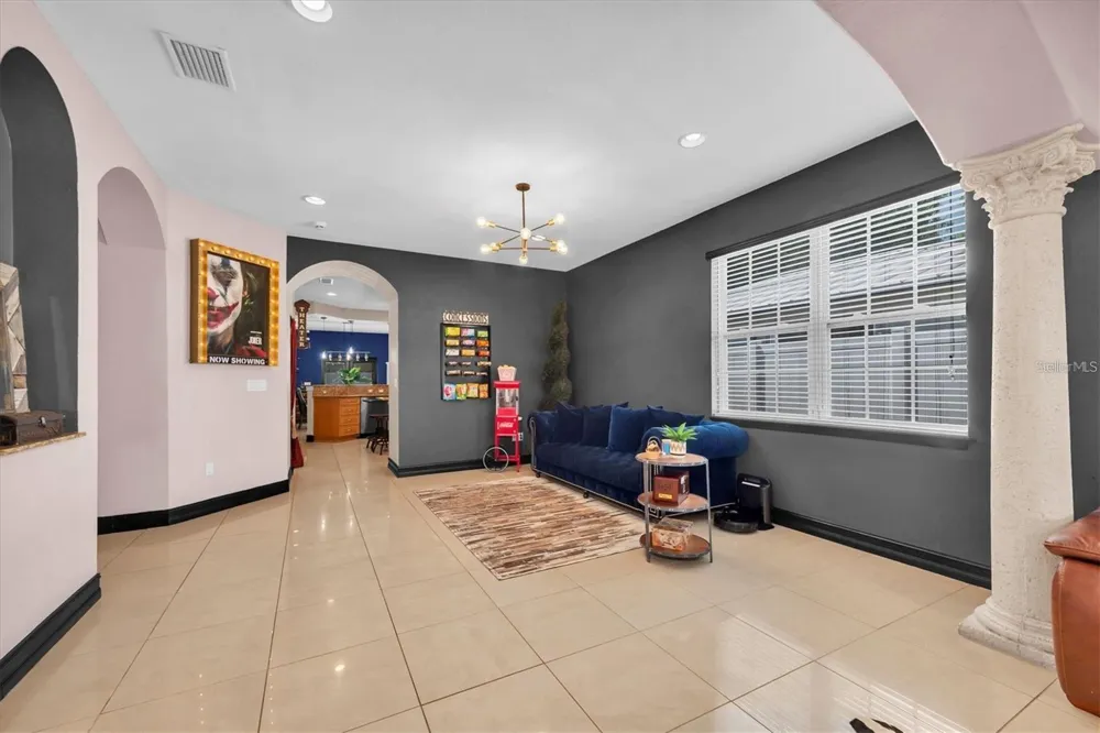 8930 NEWPORT AVENUE Tampa, FL 33604