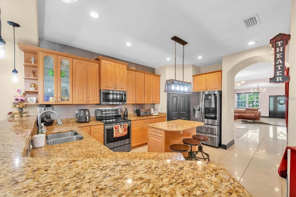 8930 NEWPORT AVENUE Tampa, FL 33604