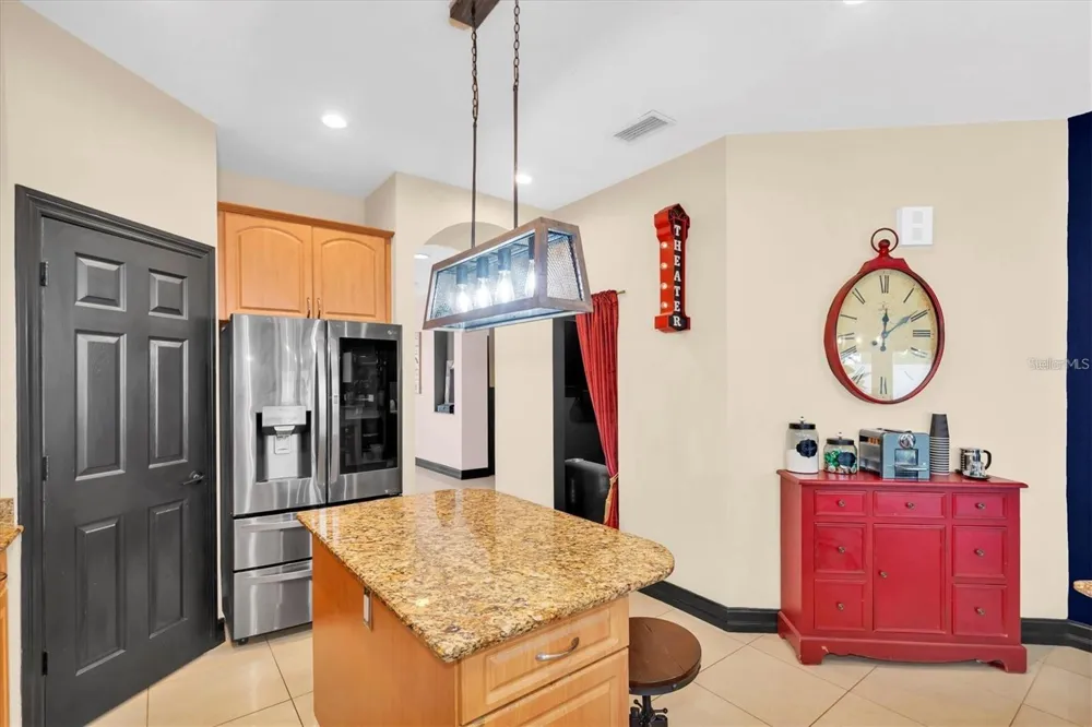 8930 NEWPORT AVENUE Tampa, FL 33604