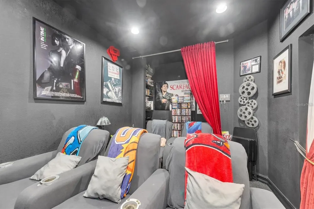 8930 NEWPORT AVENUE Tampa, FL 33604