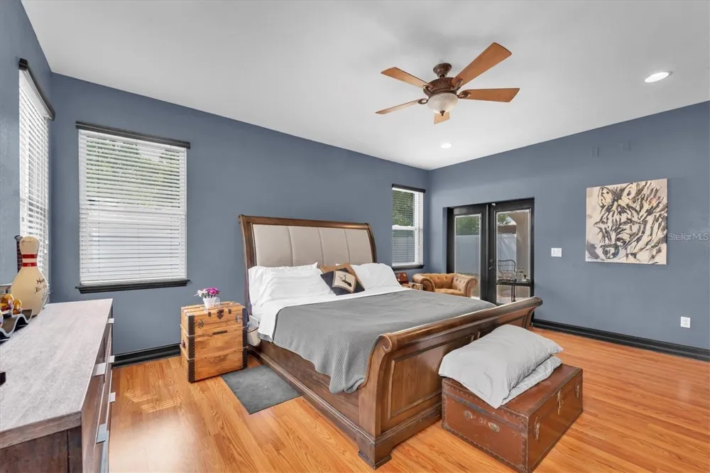 8930 NEWPORT AVENUE Tampa, FL 33604
