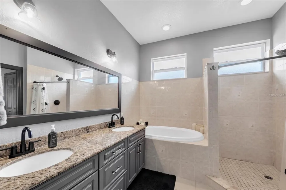 8930 NEWPORT AVENUE Tampa, FL 33604