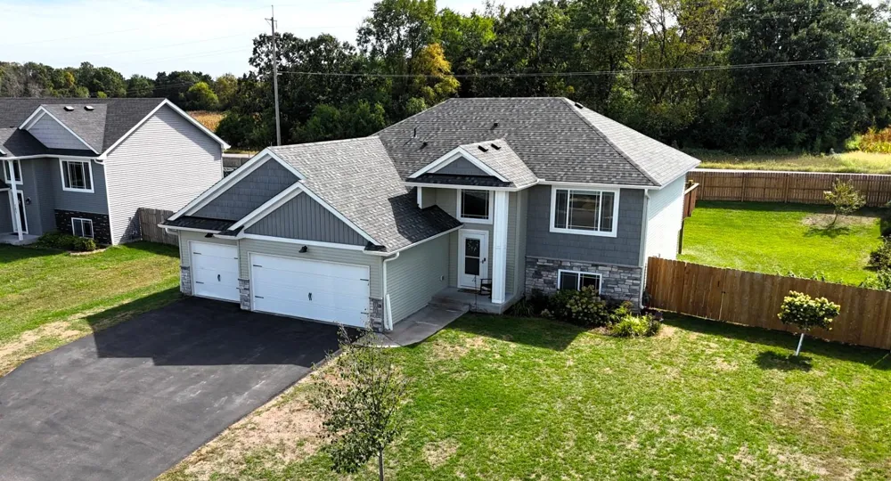 707 Hickory Street SW Isanti, MN 55040