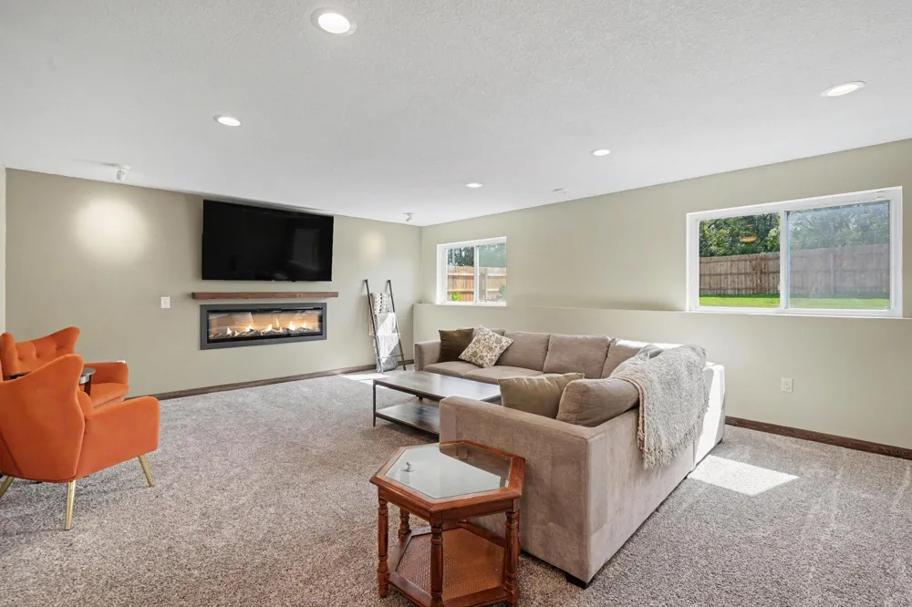707 Hickory Street SW Isanti, MN 55040