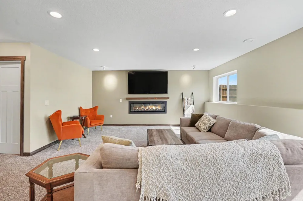 707 Hickory Street SW Isanti, MN 55040