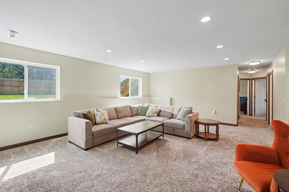 707 Hickory Street SW Isanti, MN 55040