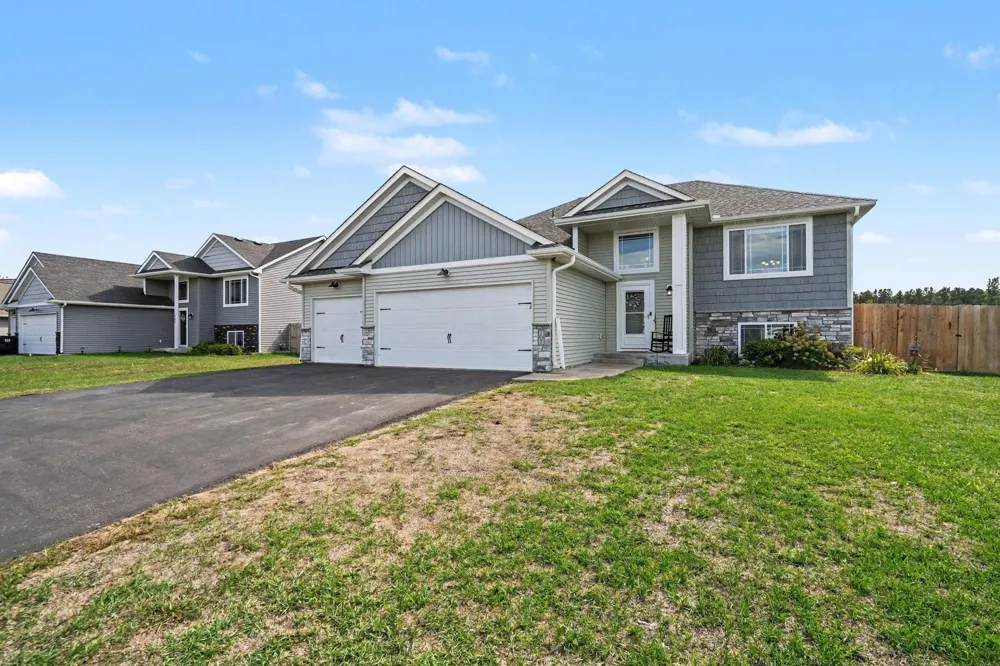 707 Hickory Street SW Isanti, MN 55040