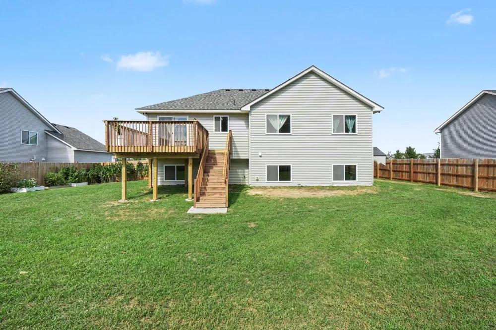 707 Hickory Street SW Isanti, MN 55040