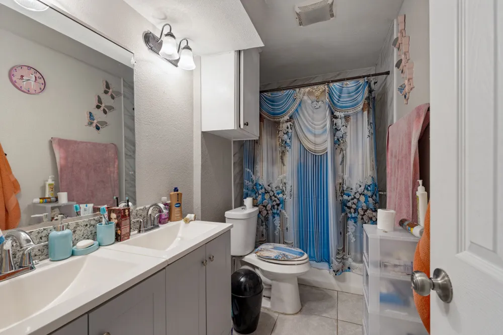 4709 Baton Rouge Street Houston, TX 77028
