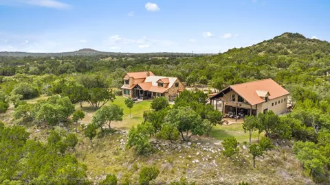 241 E Lynx Cove